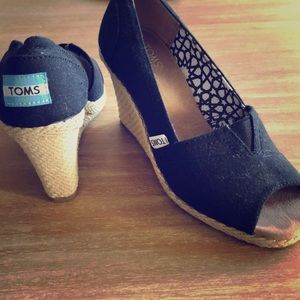 Toms Black Wedges